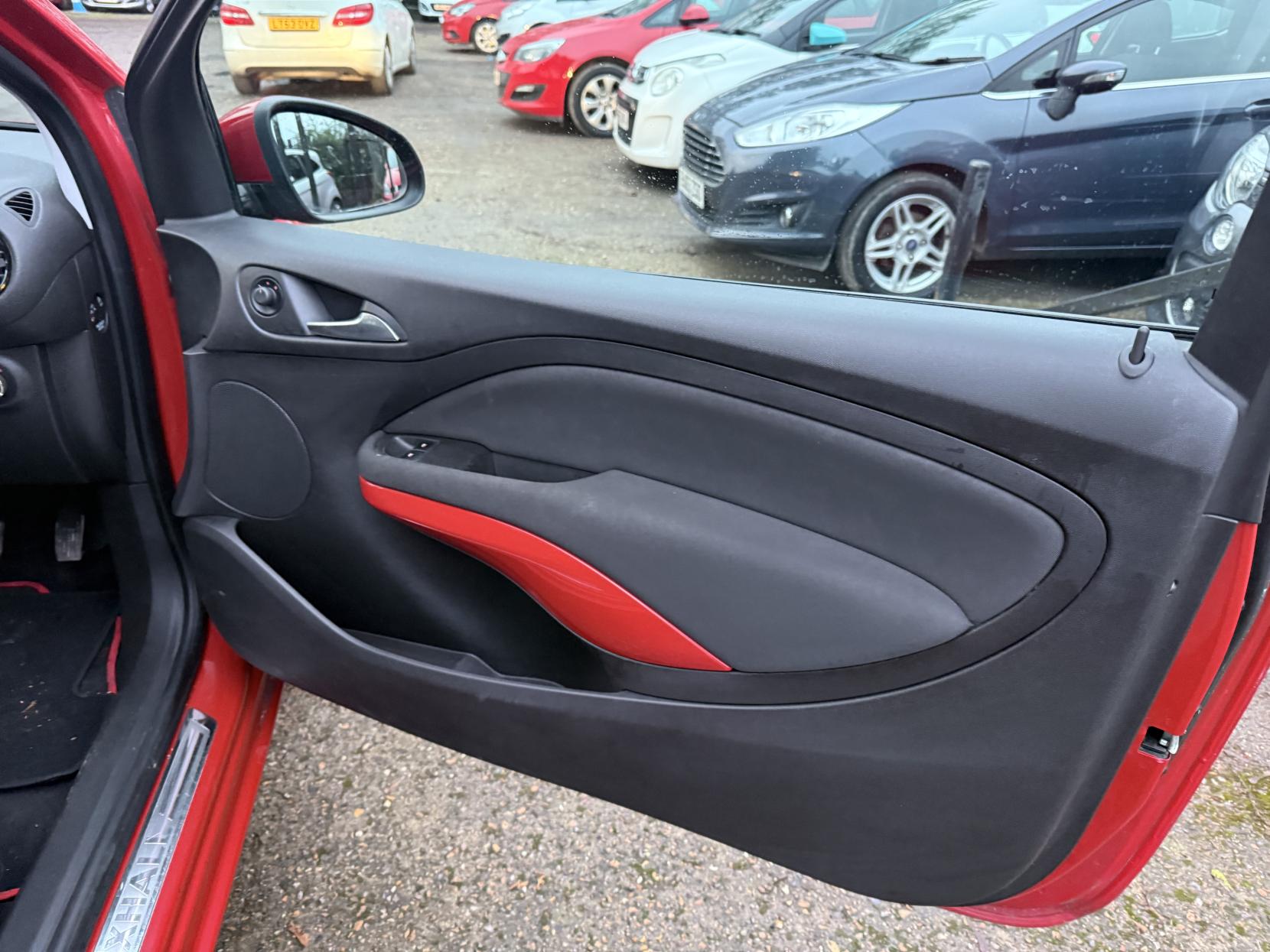 Vauxhall ADAM 1.2 16v JAM Hatchback 3dr Petrol Manual Euro 5 (70 ps)