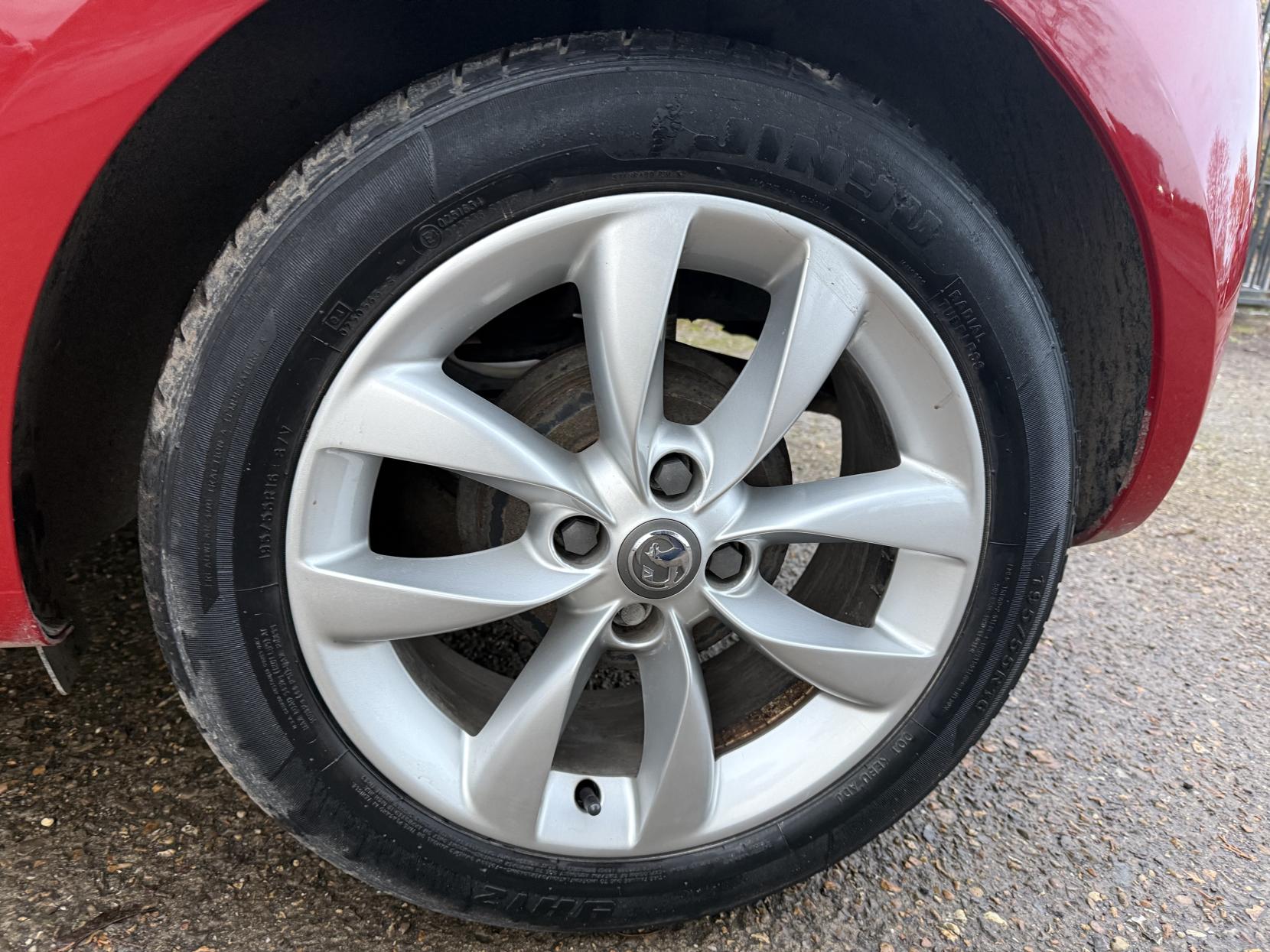 Vauxhall ADAM 1.2 16v JAM Hatchback 3dr Petrol Manual Euro 5 (70 ps)