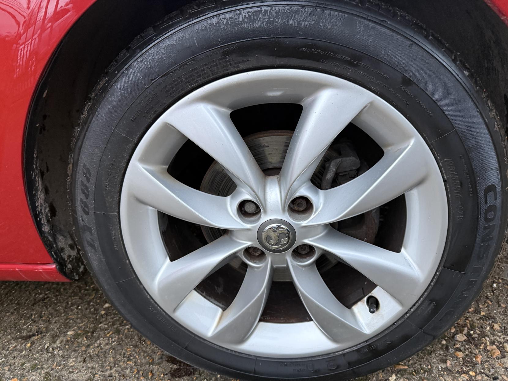 Vauxhall ADAM 1.2 16v JAM Hatchback 3dr Petrol Manual Euro 5 (70 ps)