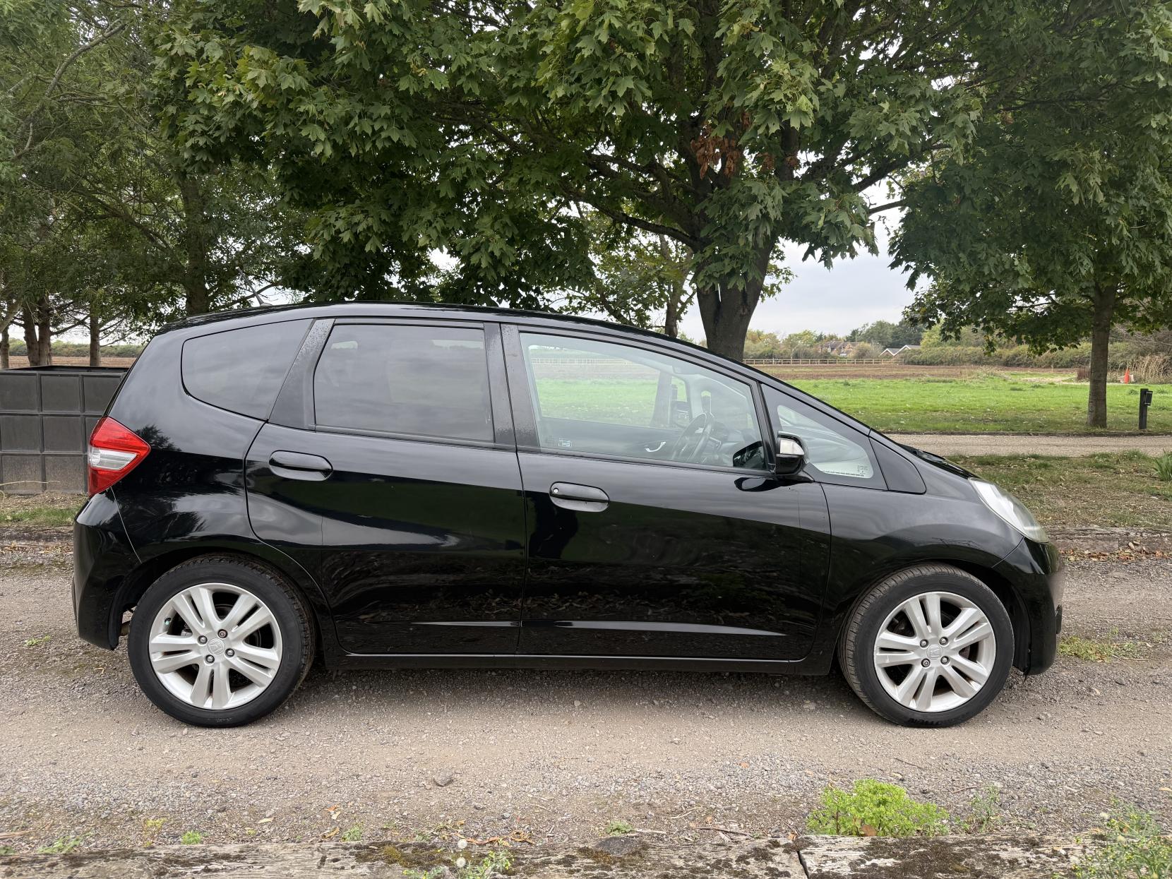Honda Jazz 1.4 i-VTEC EX Hatchback 5dr Petrol CVT Euro 5 (99 ps)