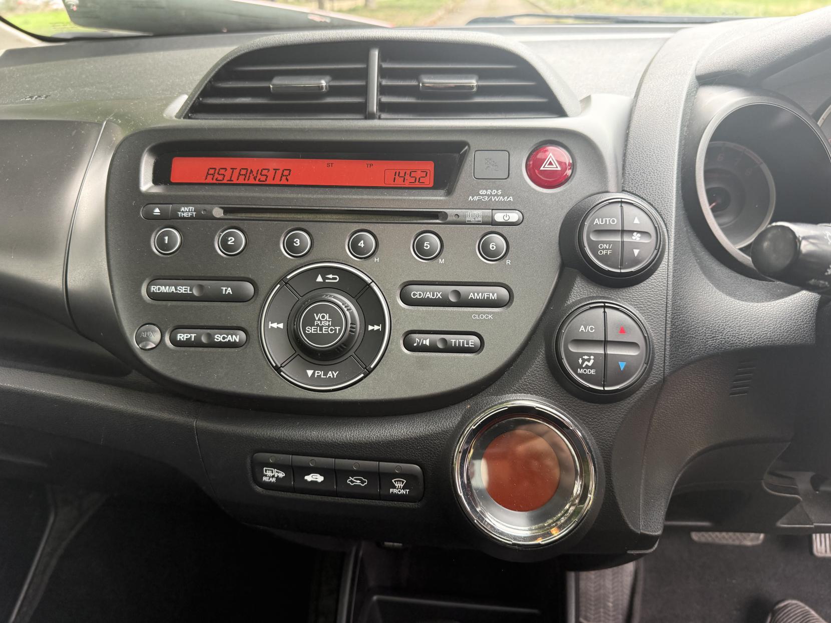 Honda Jazz 1.4 i-VTEC EX Hatchback 5dr Petrol CVT Euro 5 (99 ps)