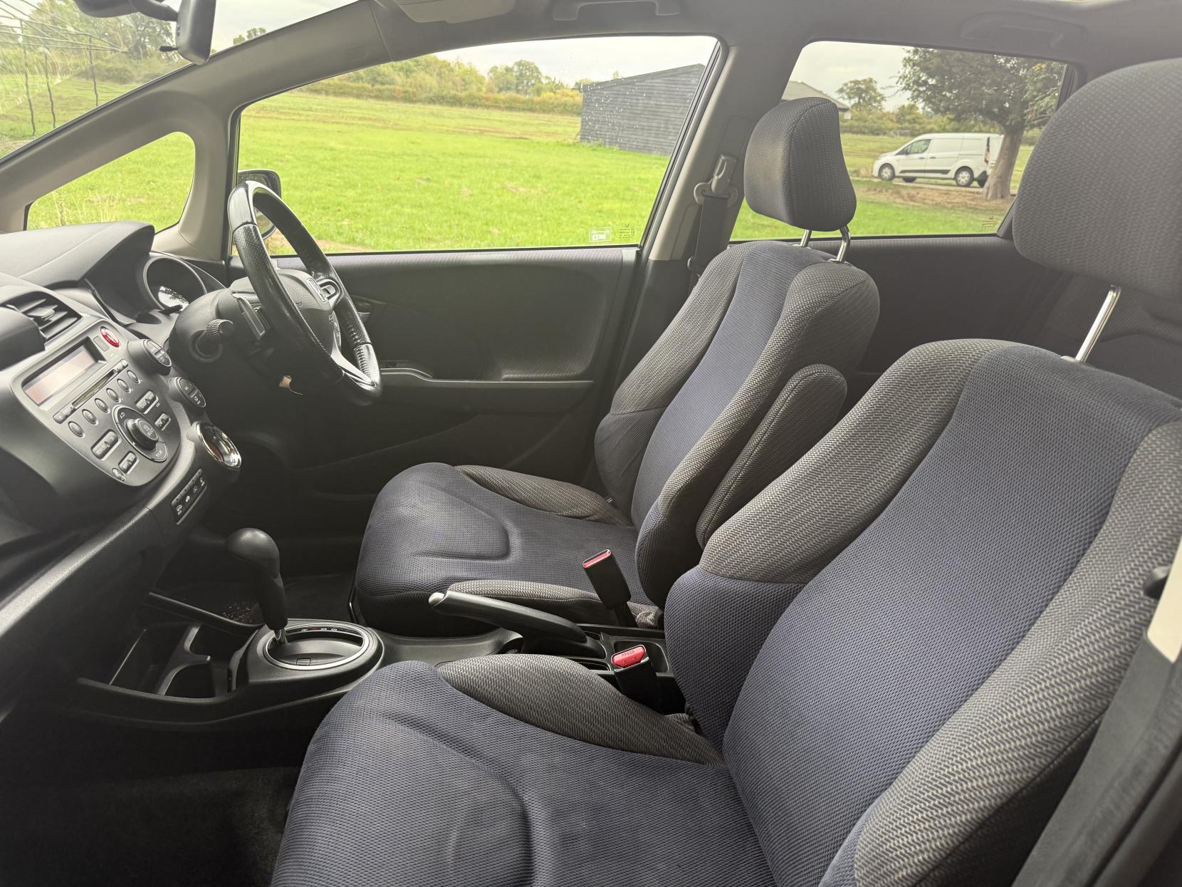 Honda Jazz 1.4 i-VTEC EX Hatchback 5dr Petrol CVT Euro 5 (99 ps)
