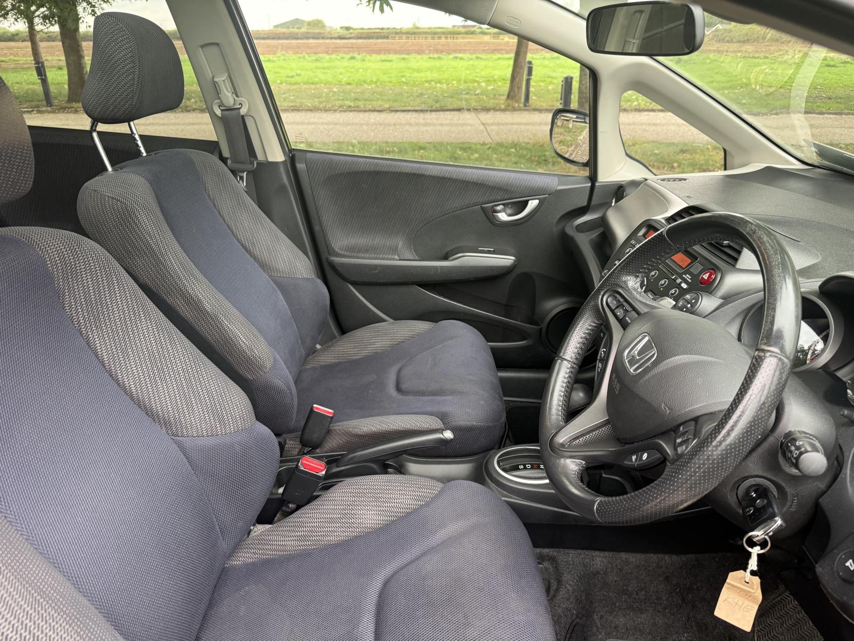 Honda Jazz 1.4 i-VTEC EX Hatchback 5dr Petrol CVT Euro 5 (99 ps)