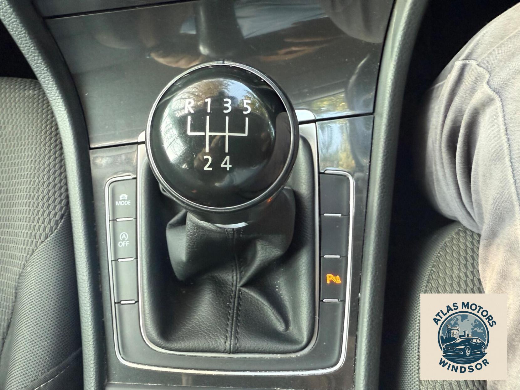 Volkswagen Golf 1.6 TDI BlueMotion Tech SE Nav Euro 6 (s/s) 5dr