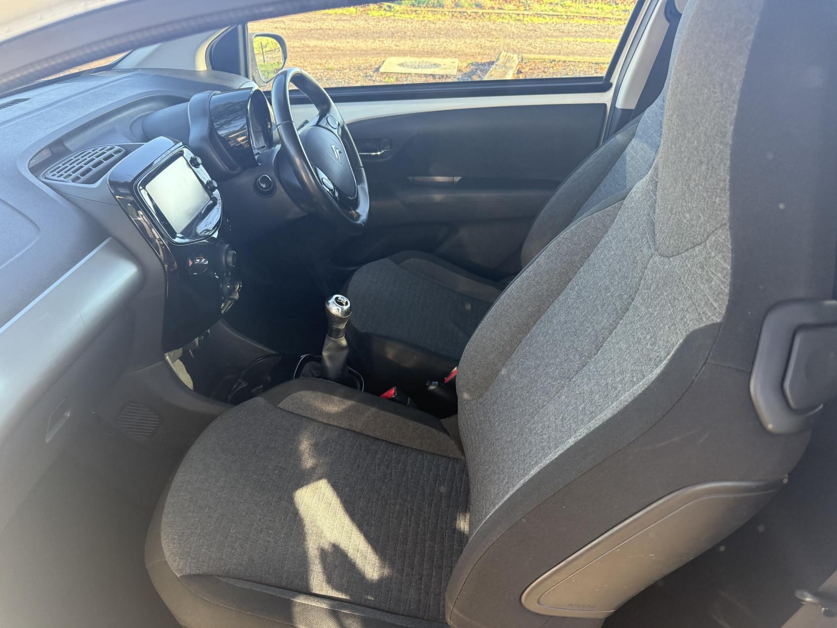 Citroen C1 1.2 PureTech Flair Hatchback 3dr Petrol Manual Euro 6 (82 ps)