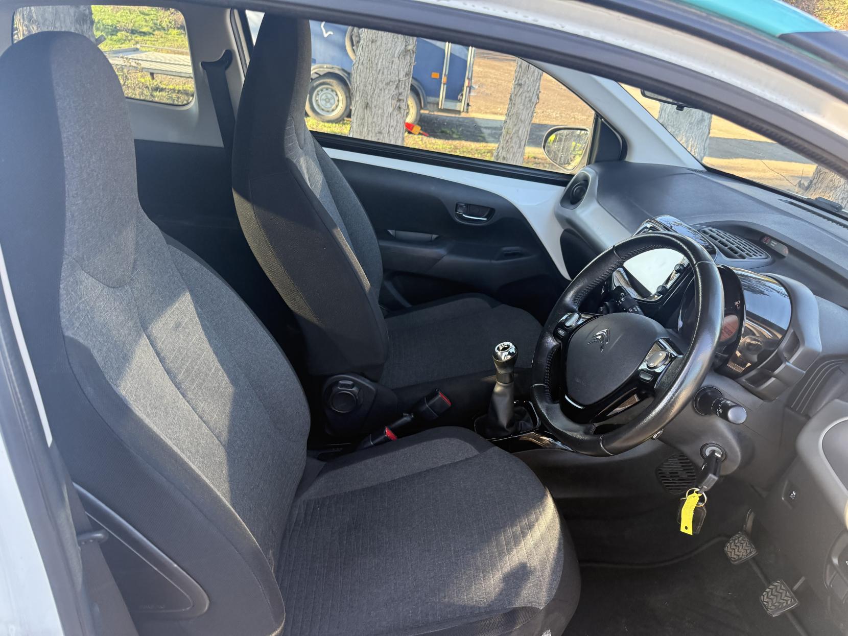 Citroen C1 1.2 PureTech Flair Hatchback 3dr Petrol Manual Euro 6 (82 ps)