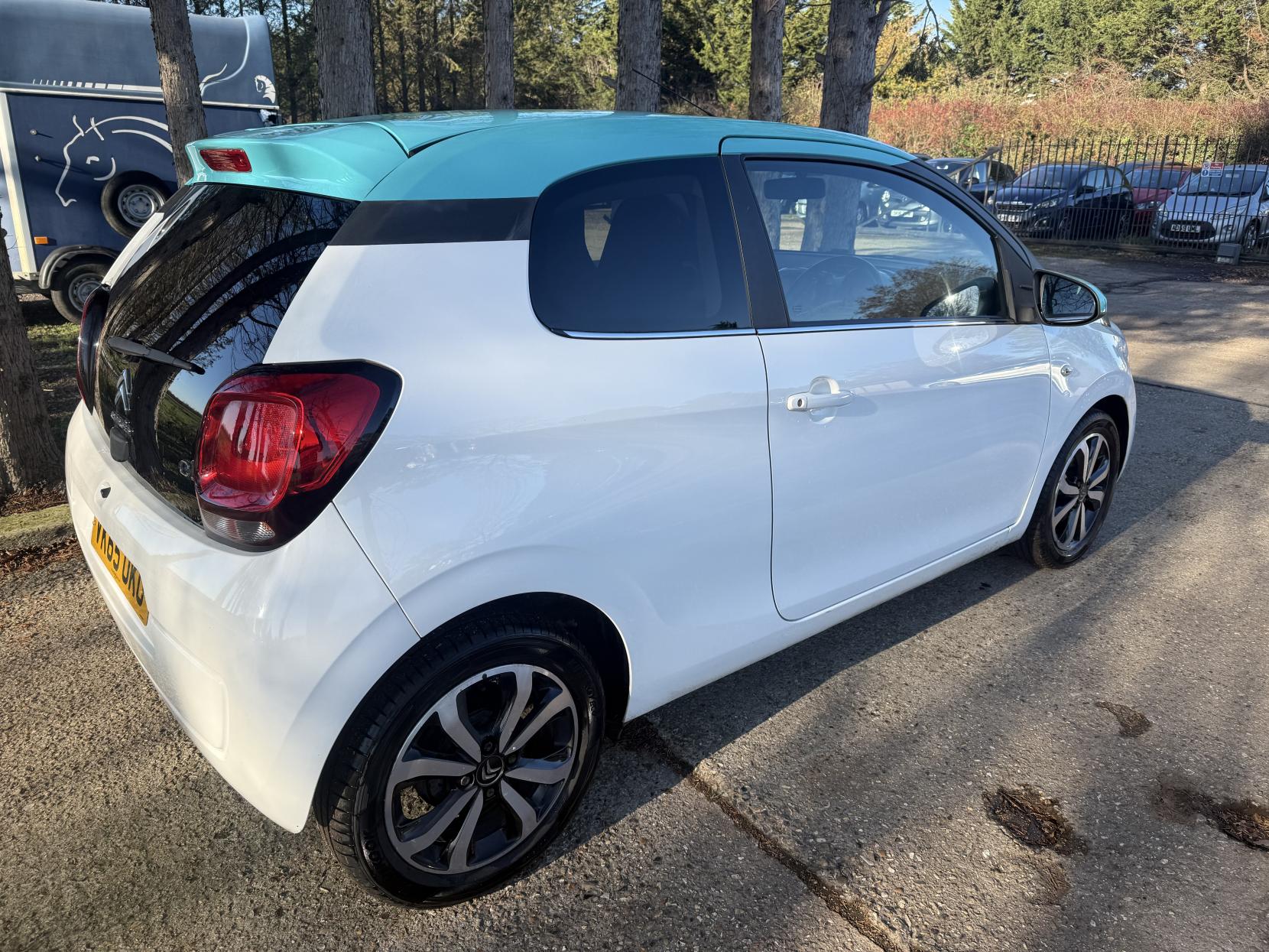 Citroen C1 1.2 PureTech Flair Hatchback 3dr Petrol Manual Euro 6 (82 ps)