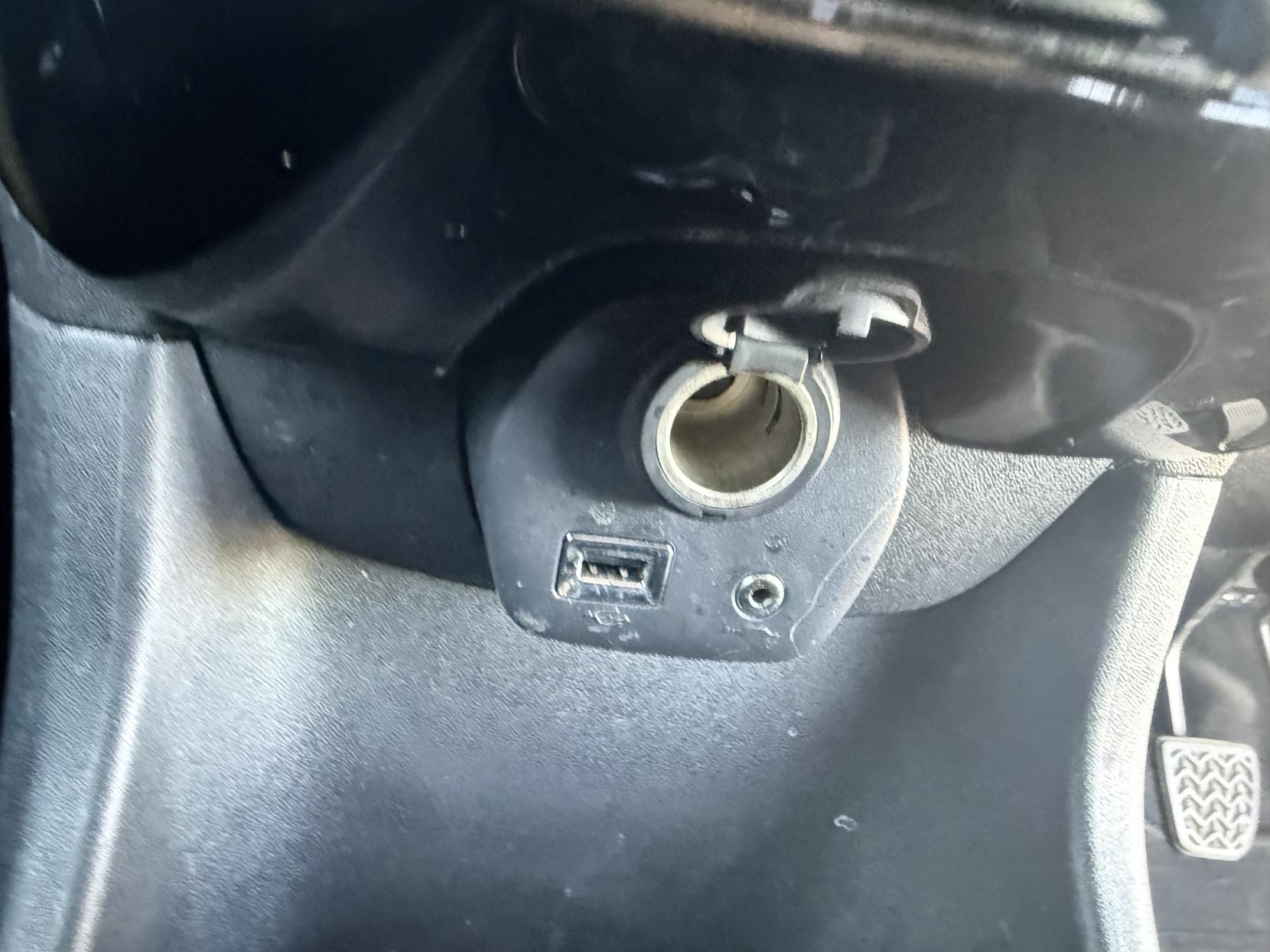 Citroen C1 1.2 PureTech Flair Hatchback 3dr Petrol Manual Euro 6 (82 ps)