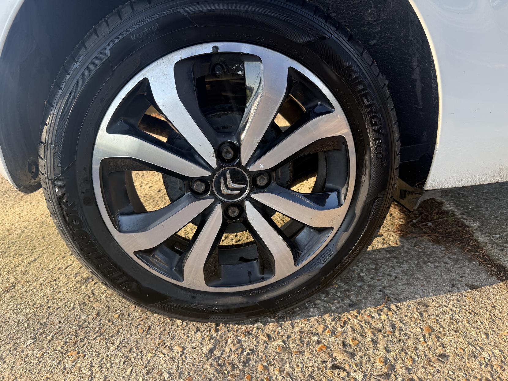 Citroen C1 1.2 PureTech Flair Hatchback 3dr Petrol Manual Euro 6 (82 ps)