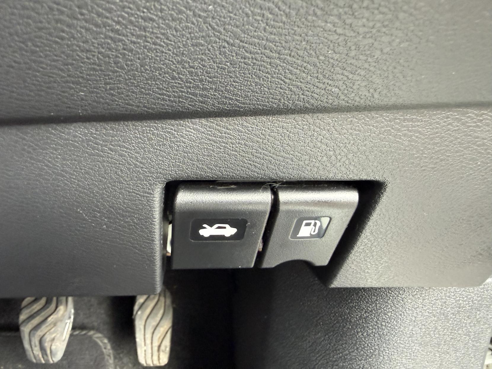 Nissan Micra 0.9 IG-T N-Connecta Hatchback 5dr Petrol Manual Euro 6 (s/s) (90 ps)