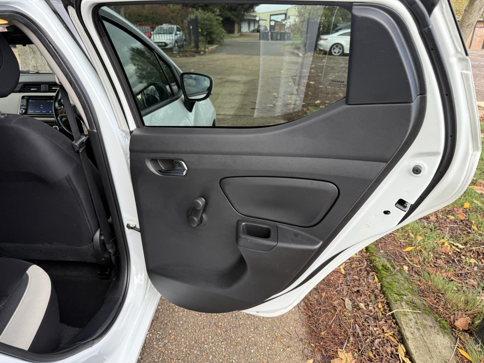 Nissan Micra 0.9 IG-T N-Connecta Hatchback 5dr Petrol Manual Euro 6 (s/s) (90 ps)