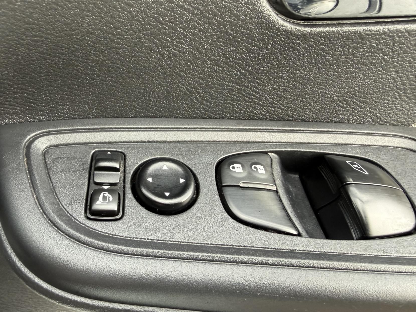 Nissan Micra 0.9 IG-T N-Connecta Hatchback 5dr Petrol Manual Euro 6 (s/s) (90 ps)