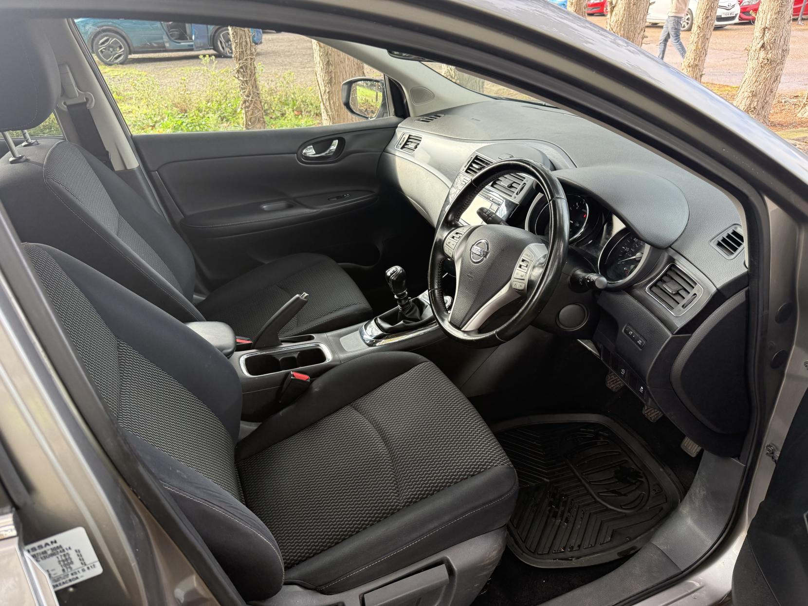 Nissan Pulsar 1.5 dCi n-tec Hatchback 5dr Diesel Manual Euro 5 (s/s) (110 ps)