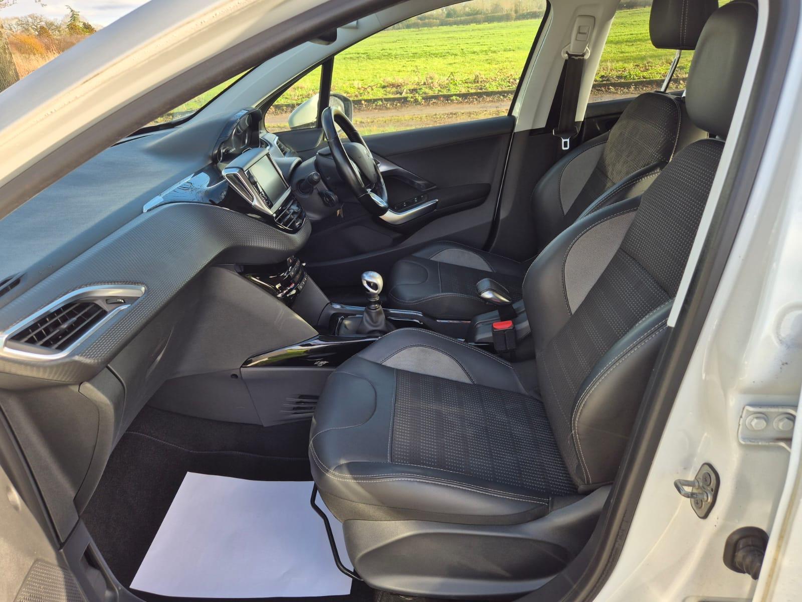 Peugeot 2008 1.2 PureTech GPF Allure SUV 5dr Petrol Manual Euro 6 (s/s) (130 ps)