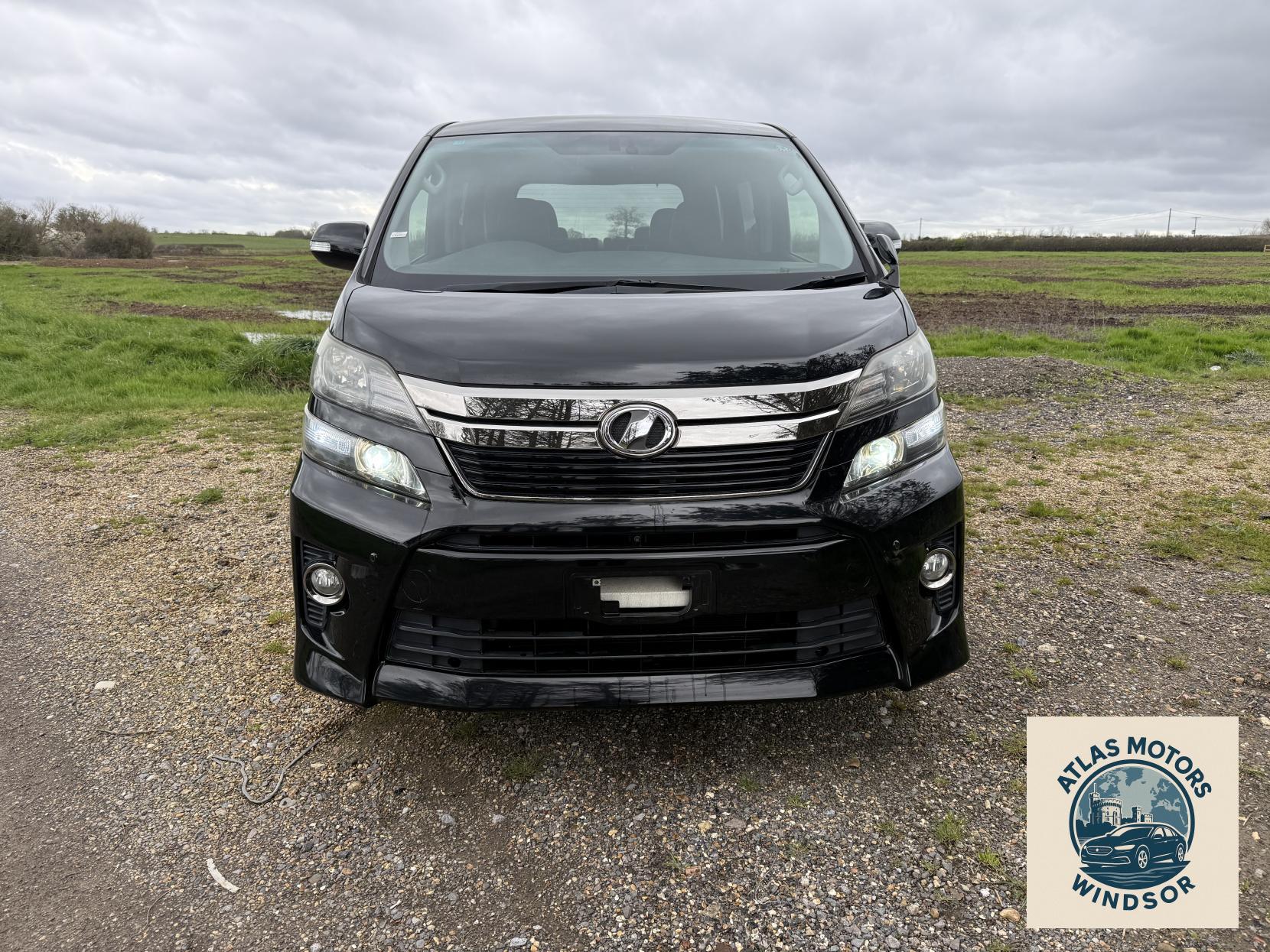 Toyota Vellfire 2369