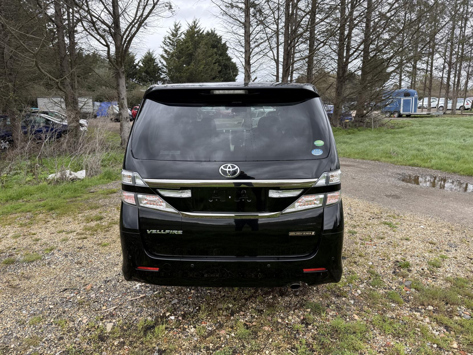 Toyota Vellfire 2369