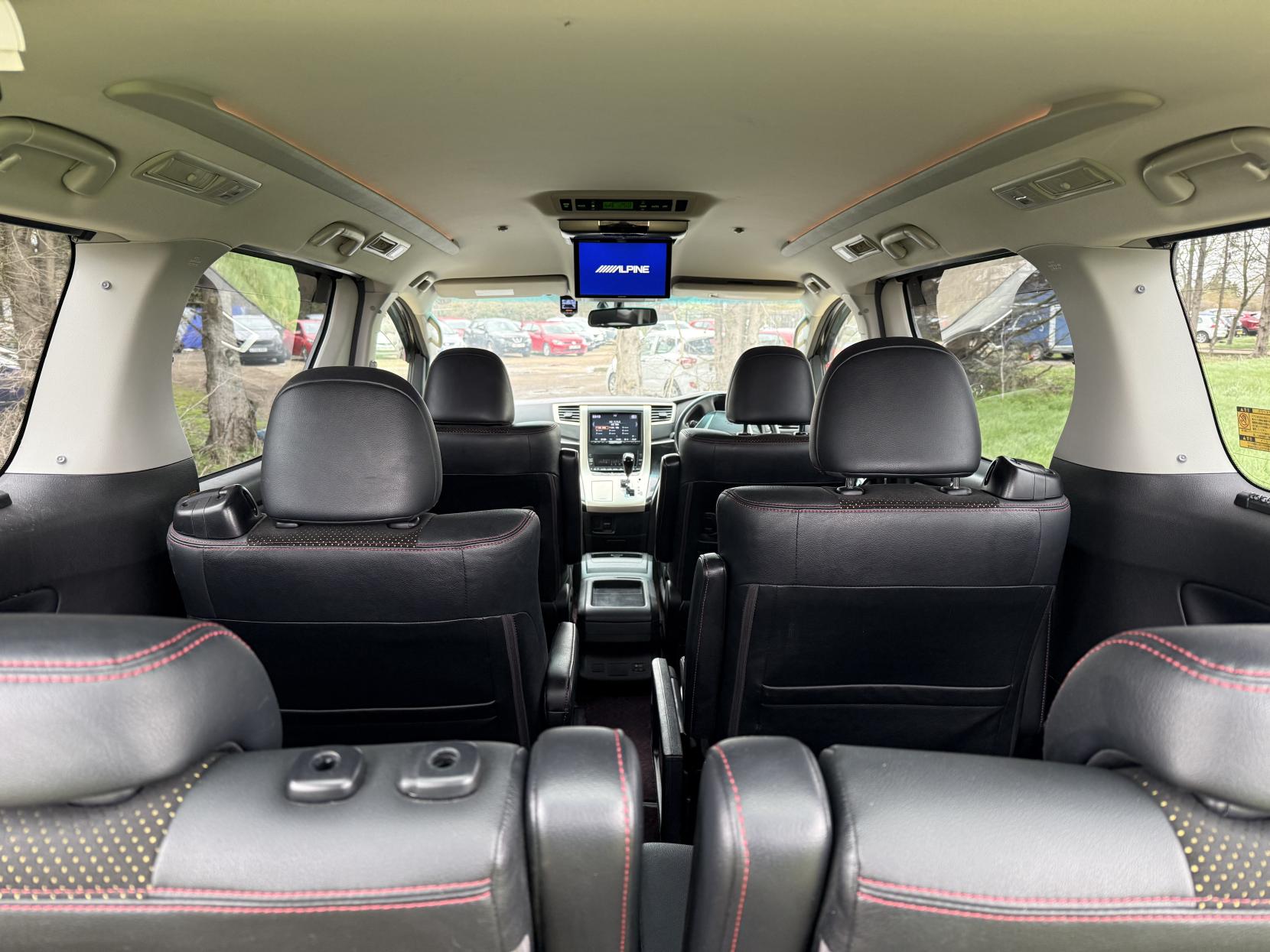 Toyota Vellfire 2369