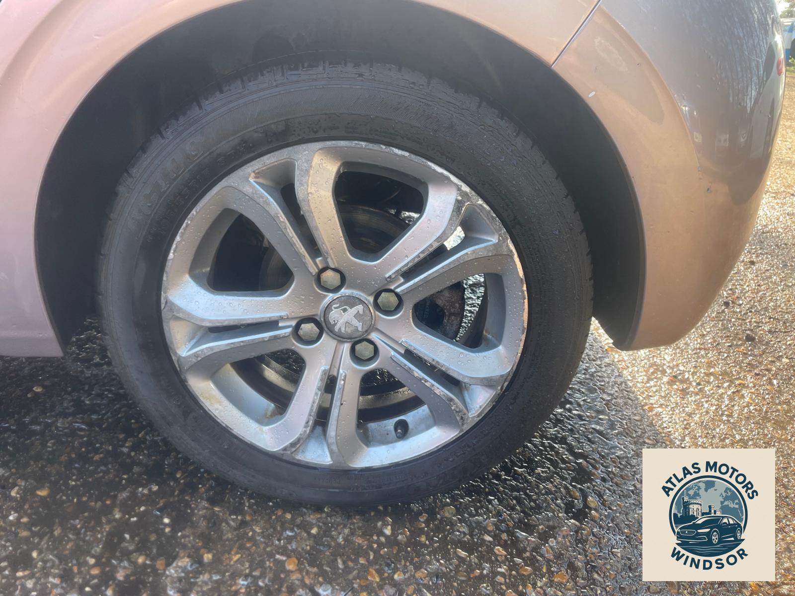 Peugeot 208 1.6 e-HDi Allure Hatchback 5dr Diesel Manual Euro 5 (s/s) (92 ps)