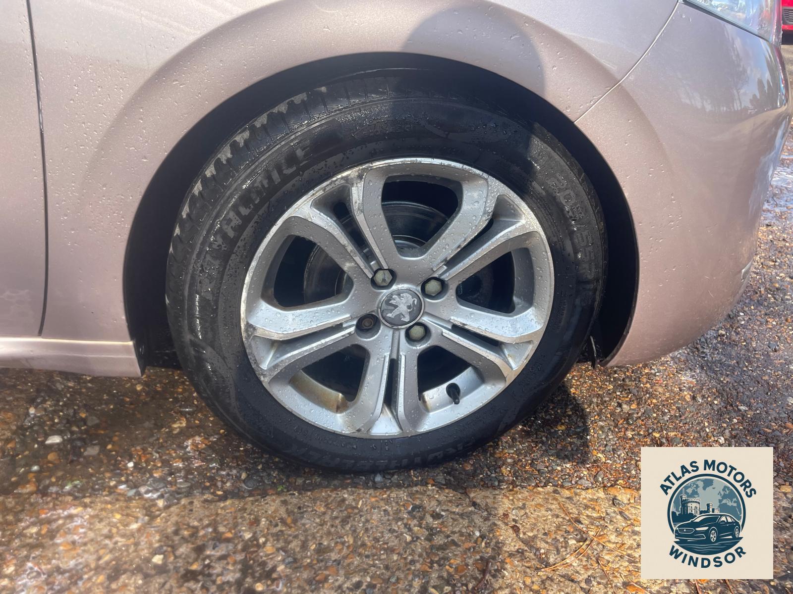 Peugeot 208 1.6 e-HDi Allure Hatchback 5dr Diesel Manual Euro 5 (s/s) (92 ps)