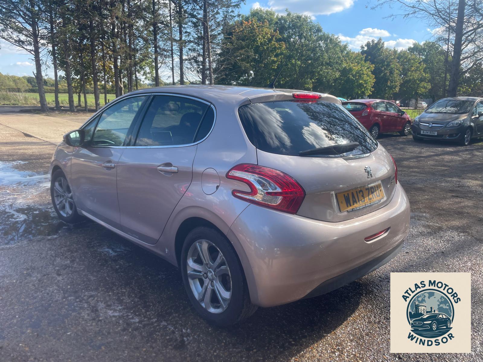 Peugeot 208 1.6 e-HDi Allure Hatchback 5dr Diesel Manual Euro 5 (s/s) (92 ps)