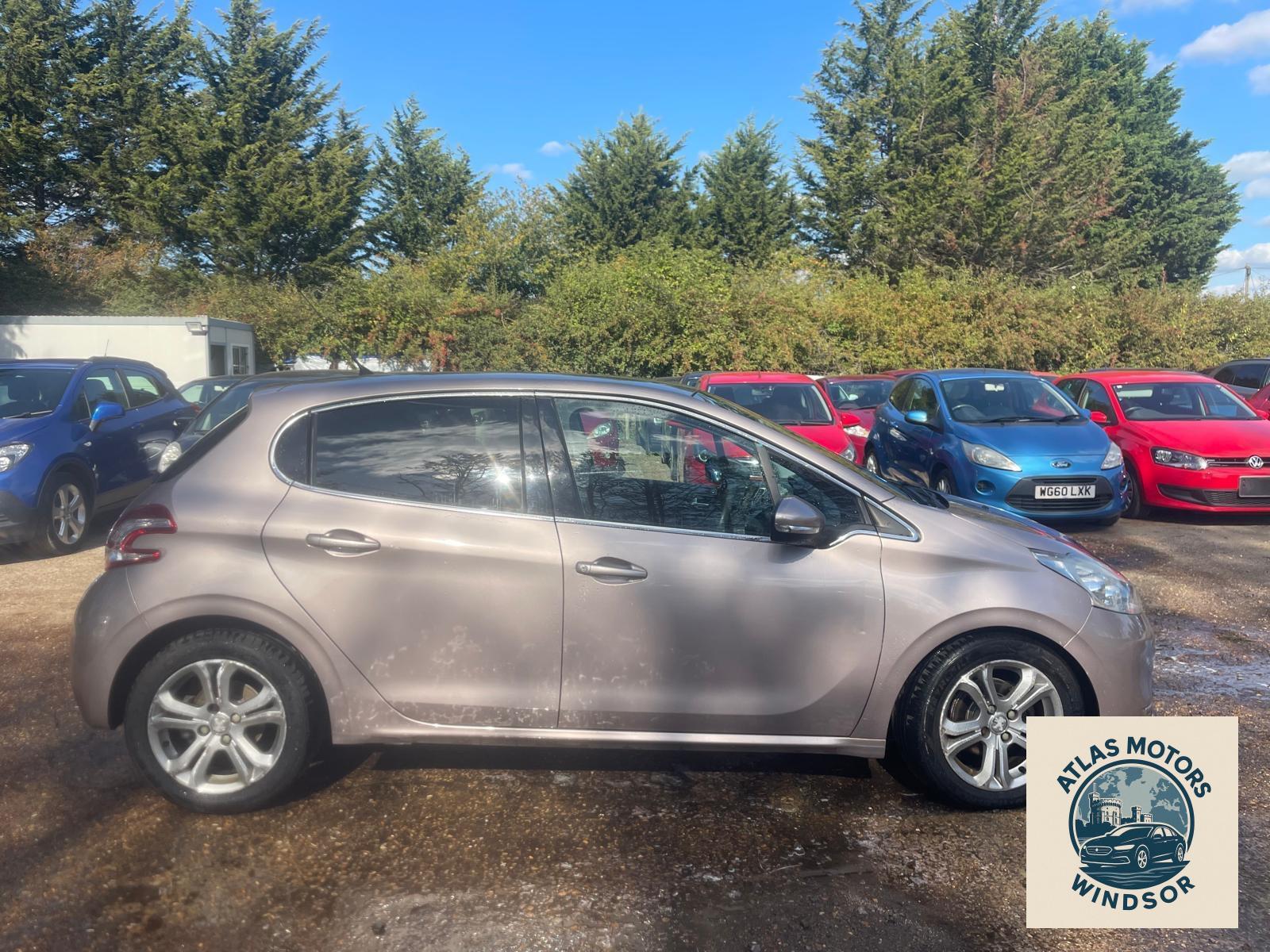 Peugeot 208 1.6 e-HDi Allure Hatchback 5dr Diesel Manual Euro 5 (s/s) (92 ps)