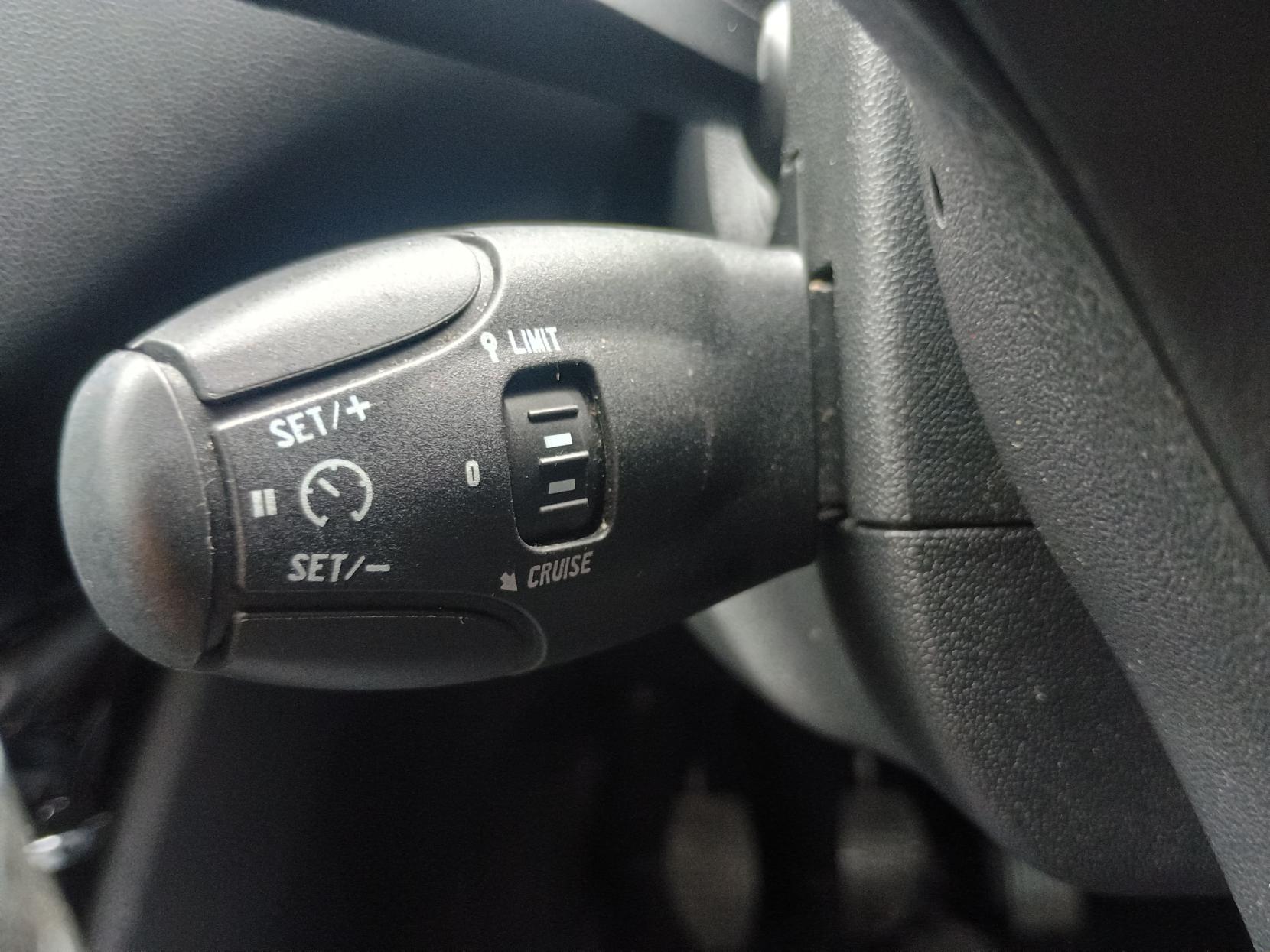 Peugeot 208 1.6 e-HDi Allure Hatchback 5dr Diesel Manual Euro 5 (s/s) (92 ps)