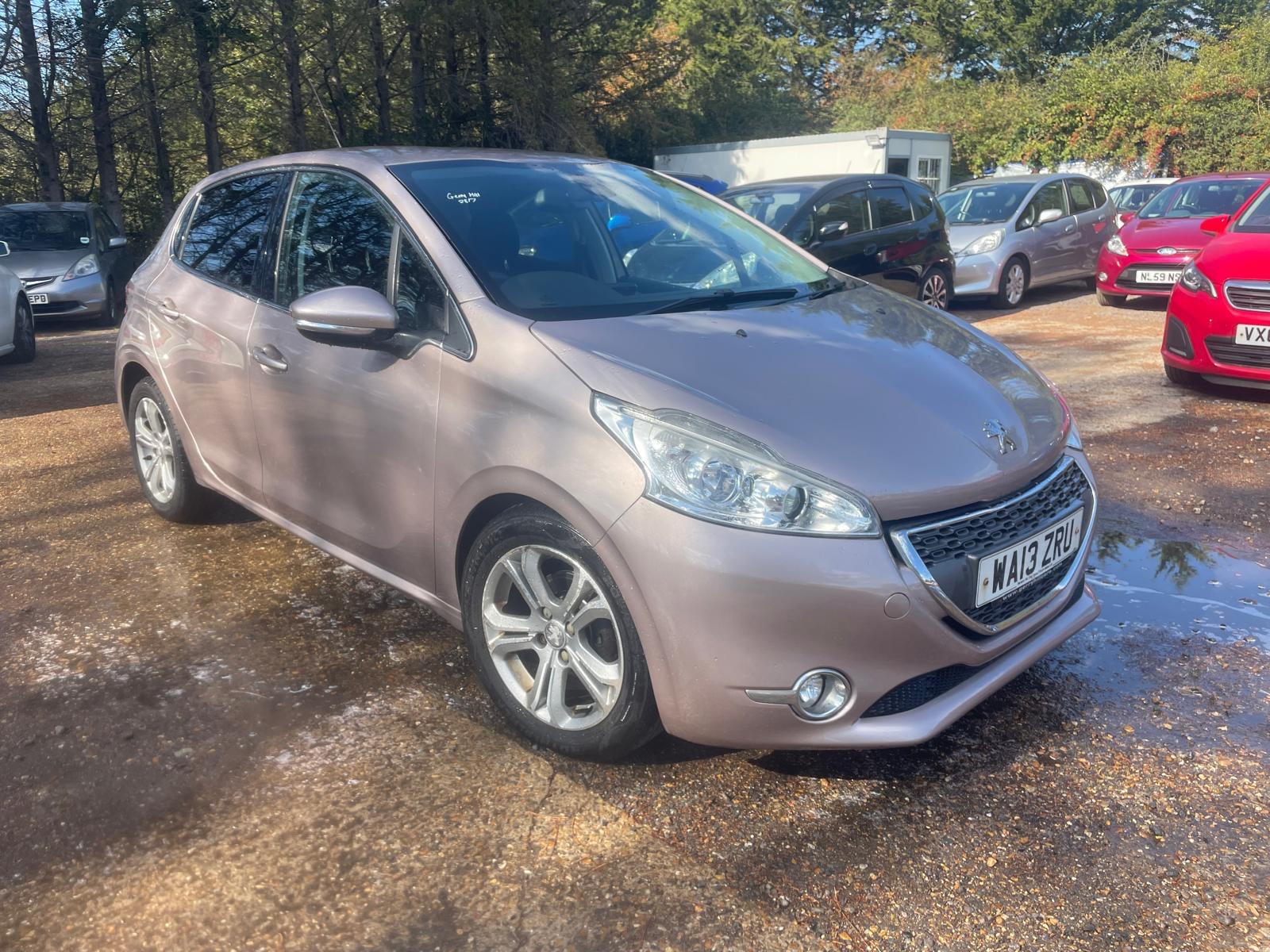 Peugeot 208 1.6 e-HDi Allure Hatchback 5dr Diesel Manual Euro 5 (s/s) (92 ps)