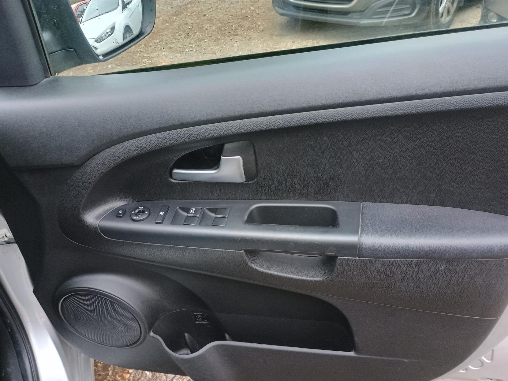 Kia Venga 1.4 EcoDynamics 2 MPV 5dr Petrol Manual Euro 5 (s/s) (89 bhp)