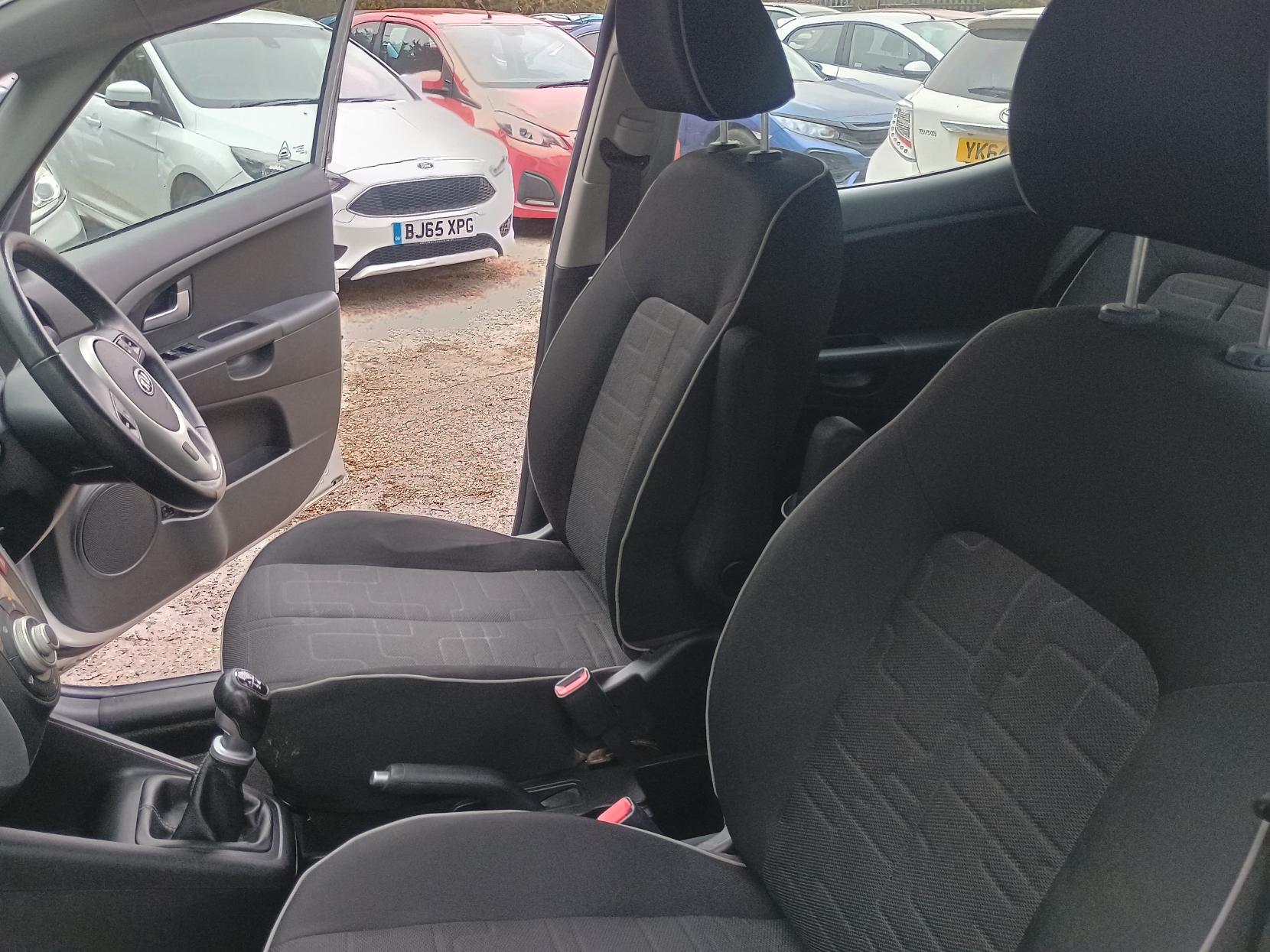 Kia Venga 1.4 EcoDynamics 2 MPV 5dr Petrol Manual Euro 5 (s/s) (89 bhp)