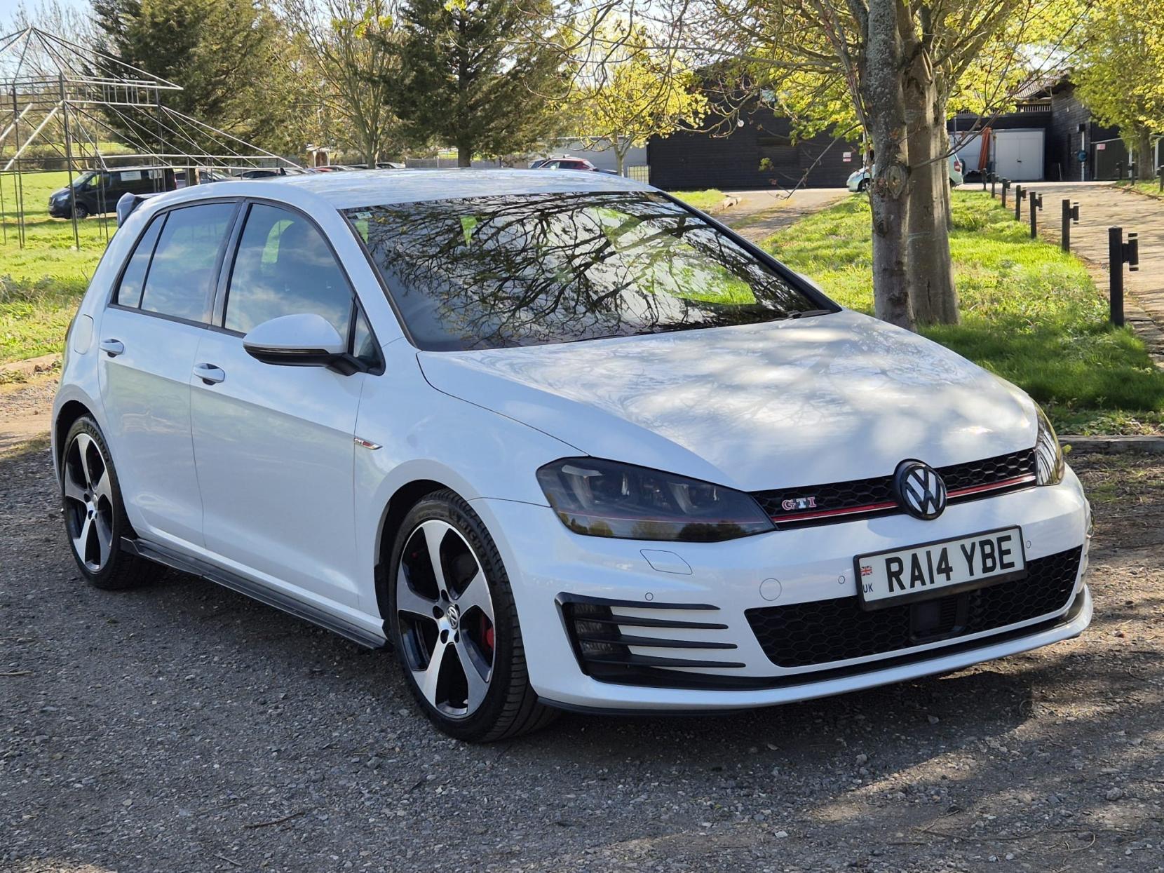 Volkswagen Golf 2.0 TSI BlueMotion Tech GTI Hatchback 3dr Petrol DSG Euro 6 (s/s) (220 ps)