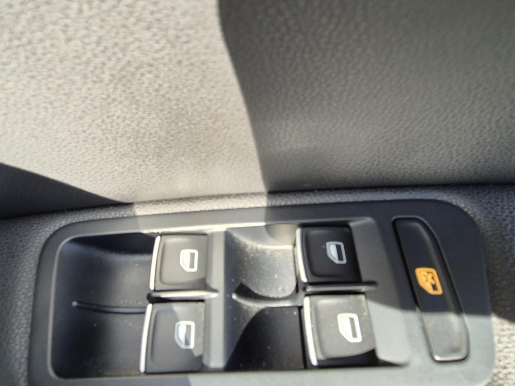 Volkswagen Golf 2.0 TSI BlueMotion Tech GTI Hatchback 3dr Petrol DSG Euro 6 (s/s) (220 ps)