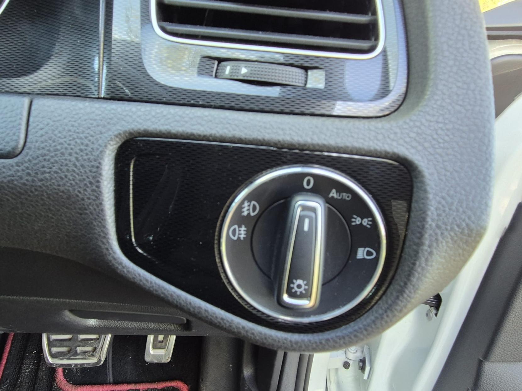 Volkswagen Golf 2.0 TSI BlueMotion Tech GTI Hatchback 3dr Petrol DSG Euro 6 (s/s) (220 ps)