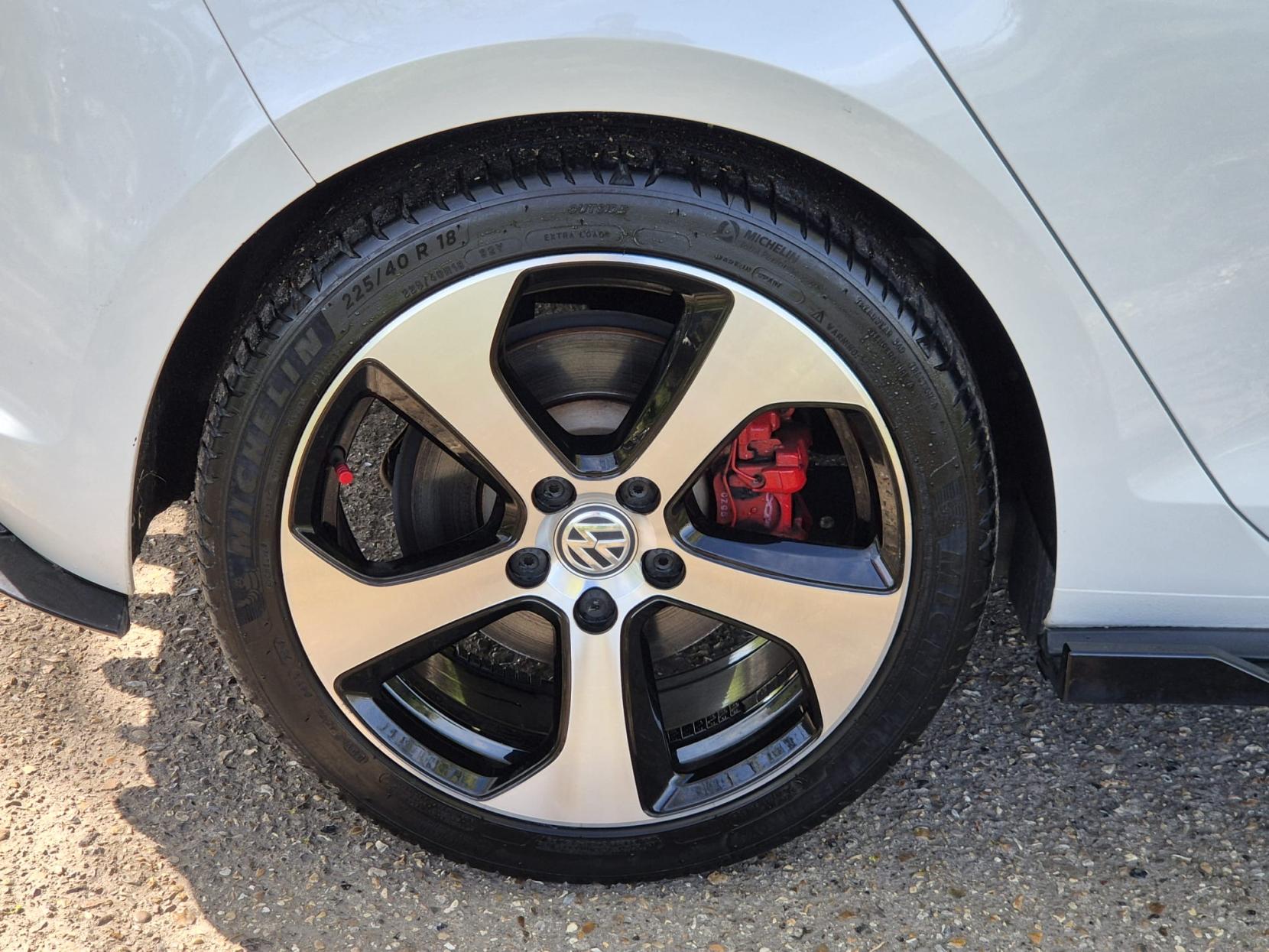 Volkswagen Golf 2.0 TSI BlueMotion Tech GTI Hatchback 3dr Petrol DSG Euro 6 (s/s) (220 ps)