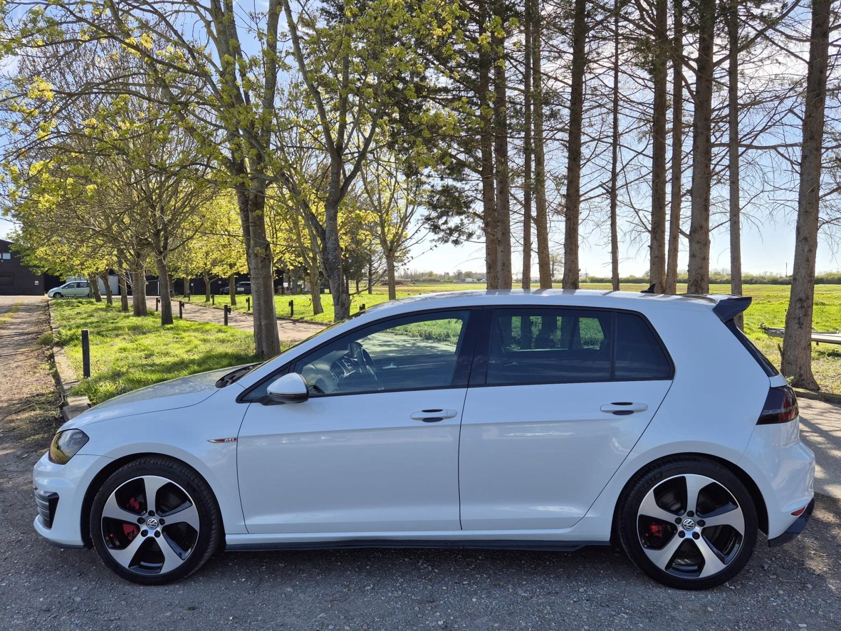 Volkswagen Golf 2.0 TSI BlueMotion Tech GTI Hatchback 3dr Petrol DSG Euro 6 (s/s) (220 ps)