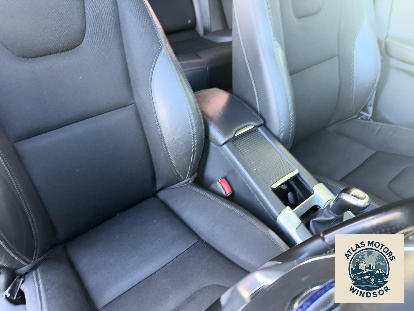 Volvo XC60 2.0 D4 SE SUV 5dr Diesel Manual Euro 6 (s/s) (190 ps)