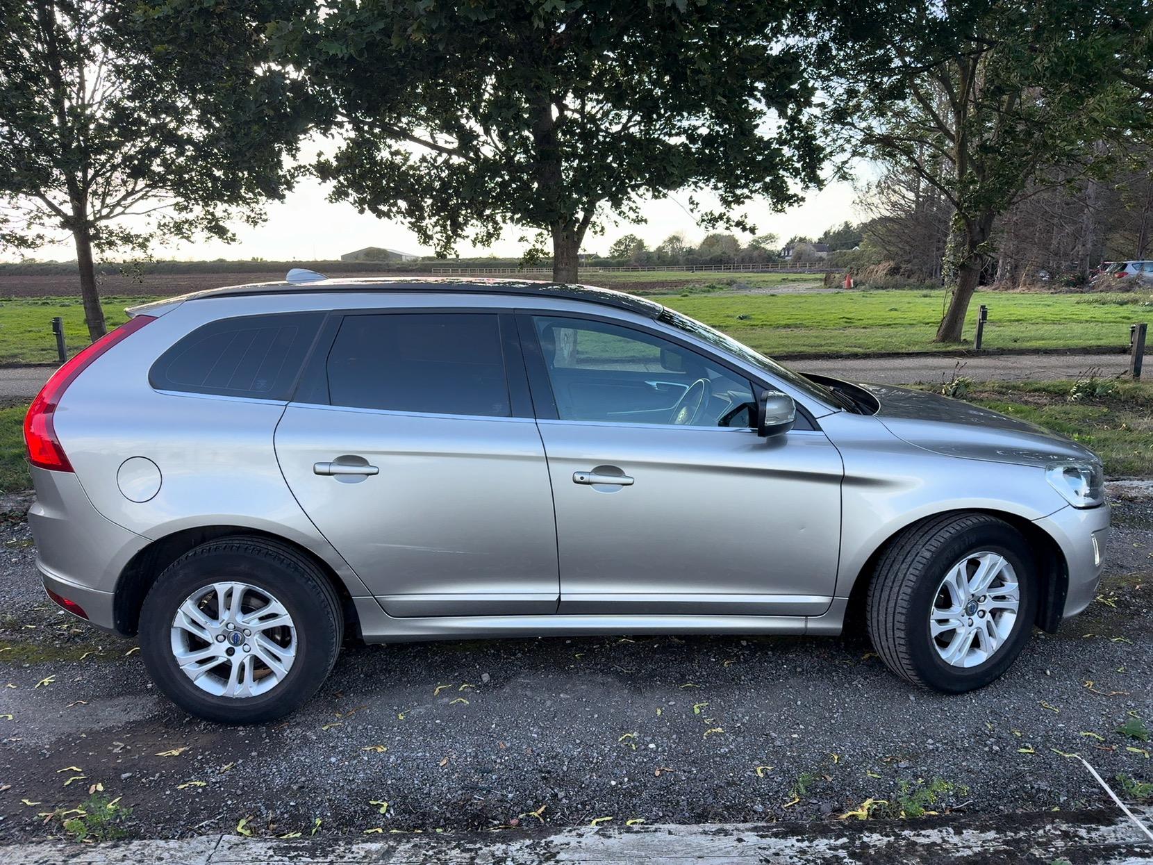Volvo XC60 2.0 D4 SE SUV 5dr Diesel Manual Euro 6 (s/s) (190 ps)