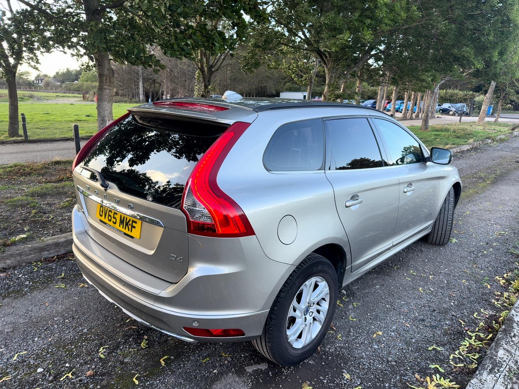 Volvo XC60 2.0 D4 SE SUV 5dr Diesel Manual Euro 6 (s/s) (190 ps)