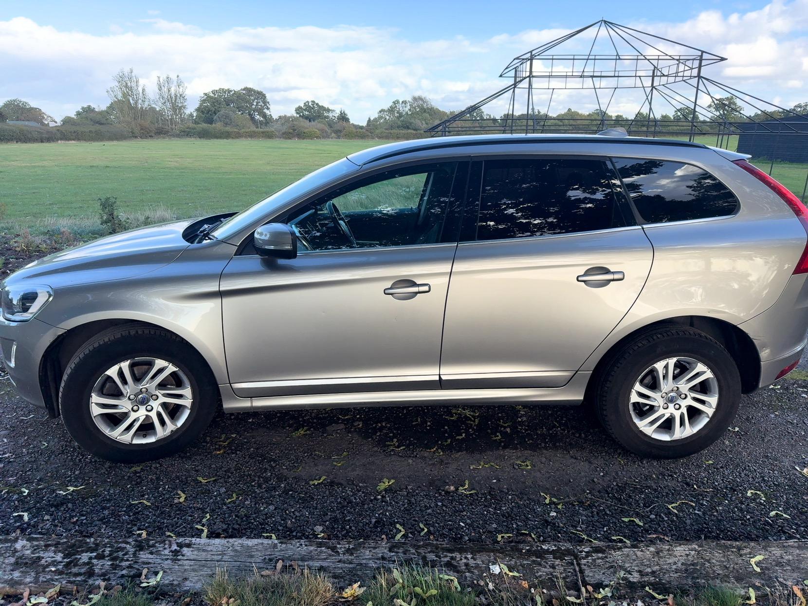 Volvo XC60 2.0 D4 SE SUV 5dr Diesel Manual Euro 6 (s/s) (190 ps)