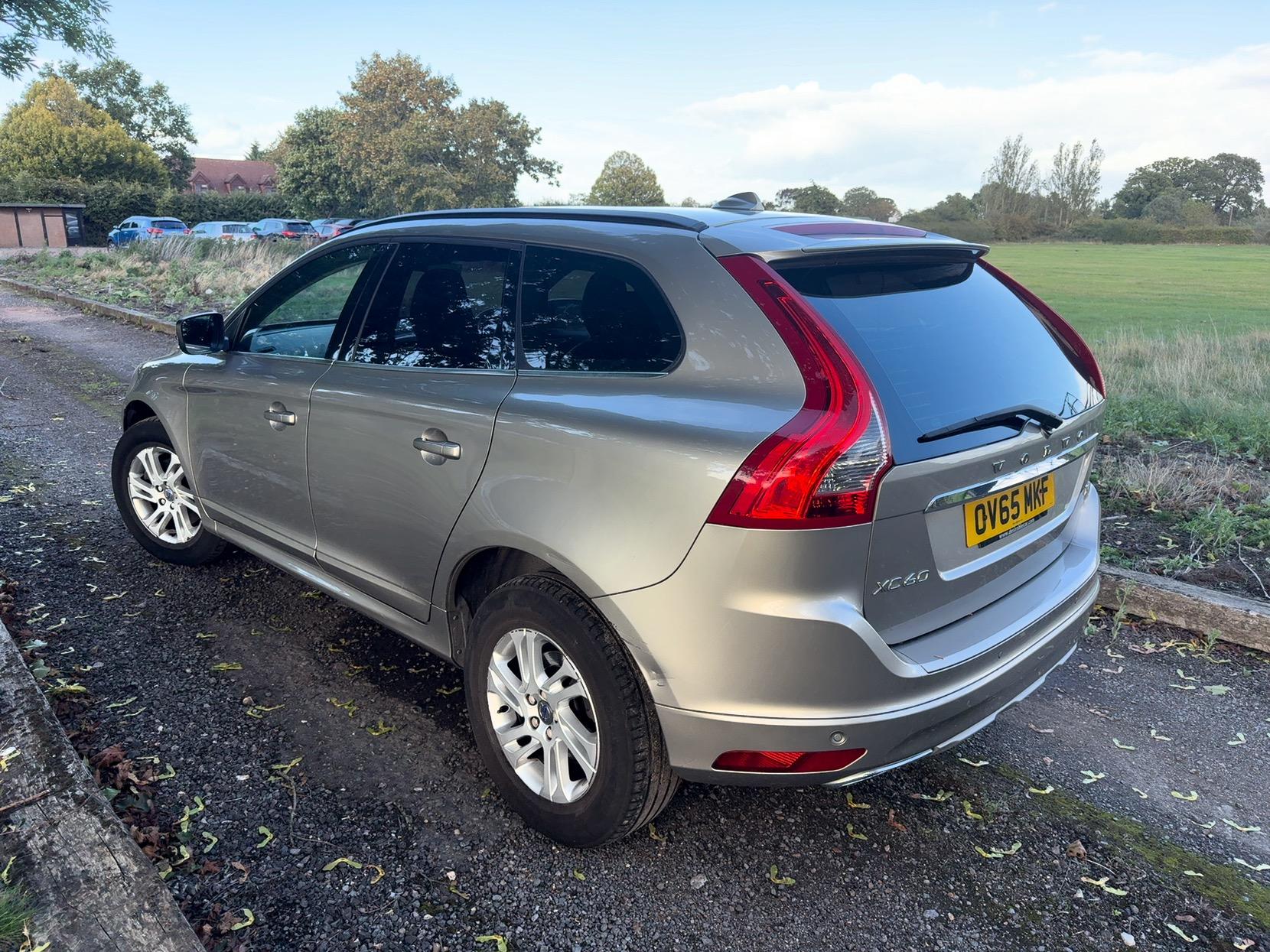 Volvo XC60 2.0 D4 SE SUV 5dr Diesel Manual Euro 6 (s/s) (190 ps)