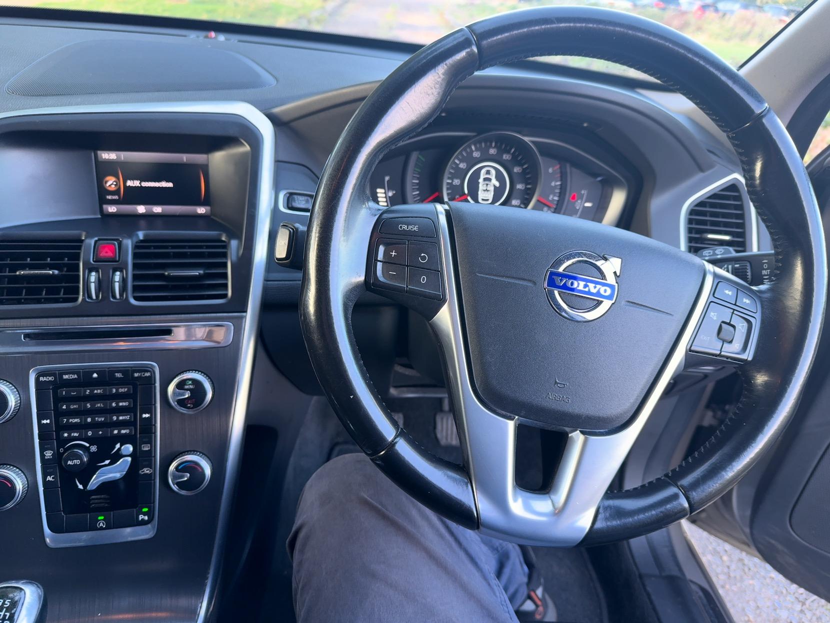 Volvo XC60 2.0 D4 SE SUV 5dr Diesel Manual Euro 6 (s/s) (190 ps)