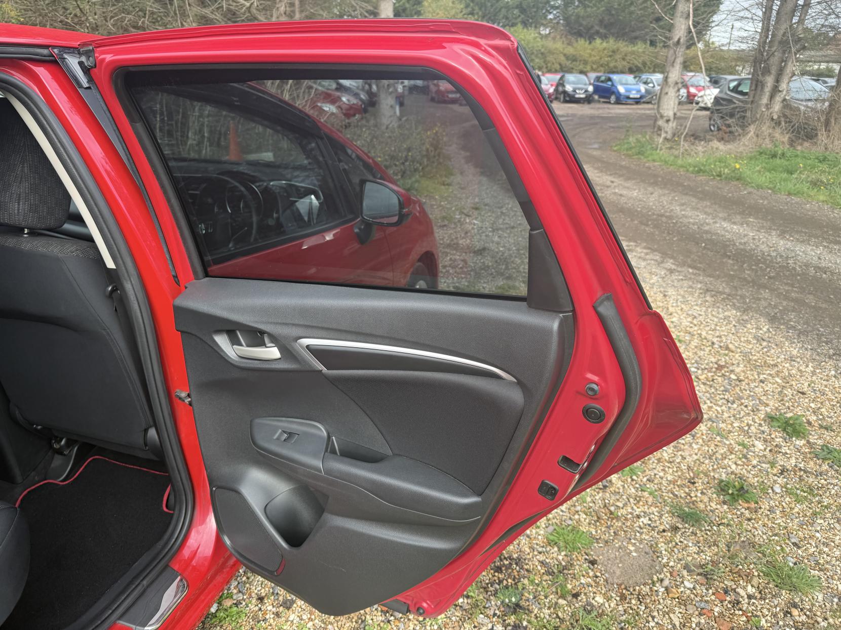 Honda Jazz 1.3 i-VTEC SE Hatchback 5dr Petrol Manual Euro 6 (s/s) (102 ps)