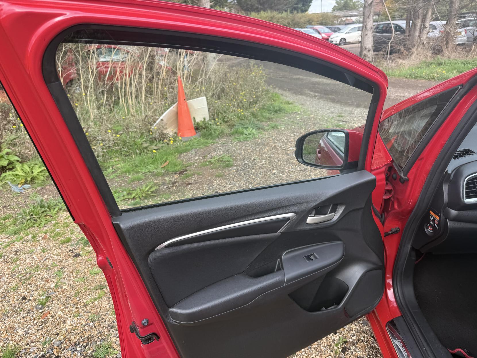 Honda Jazz 1.3 i-VTEC SE Hatchback 5dr Petrol Manual Euro 6 (s/s) (102 ps)