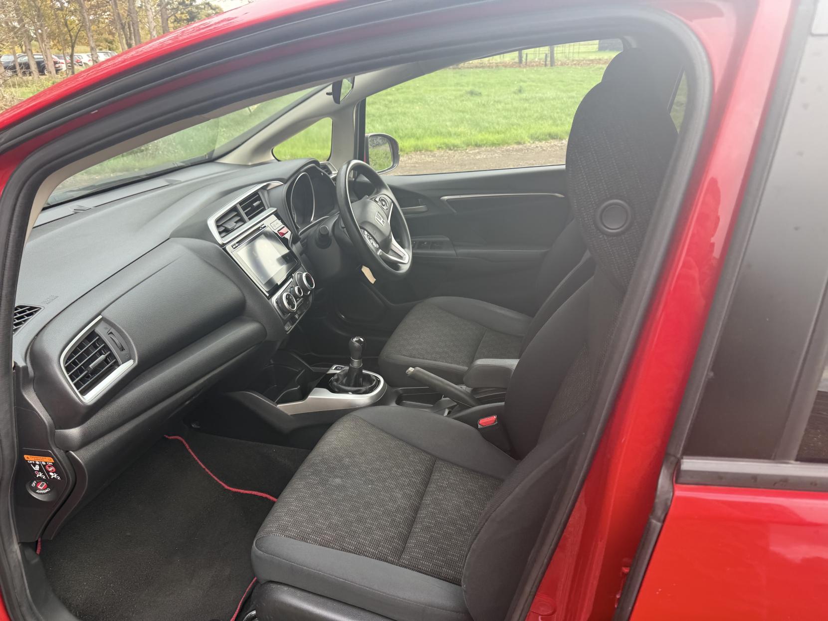 Honda Jazz 1.3 i-VTEC SE Hatchback 5dr Petrol Manual Euro 6 (s/s) (102 ps)