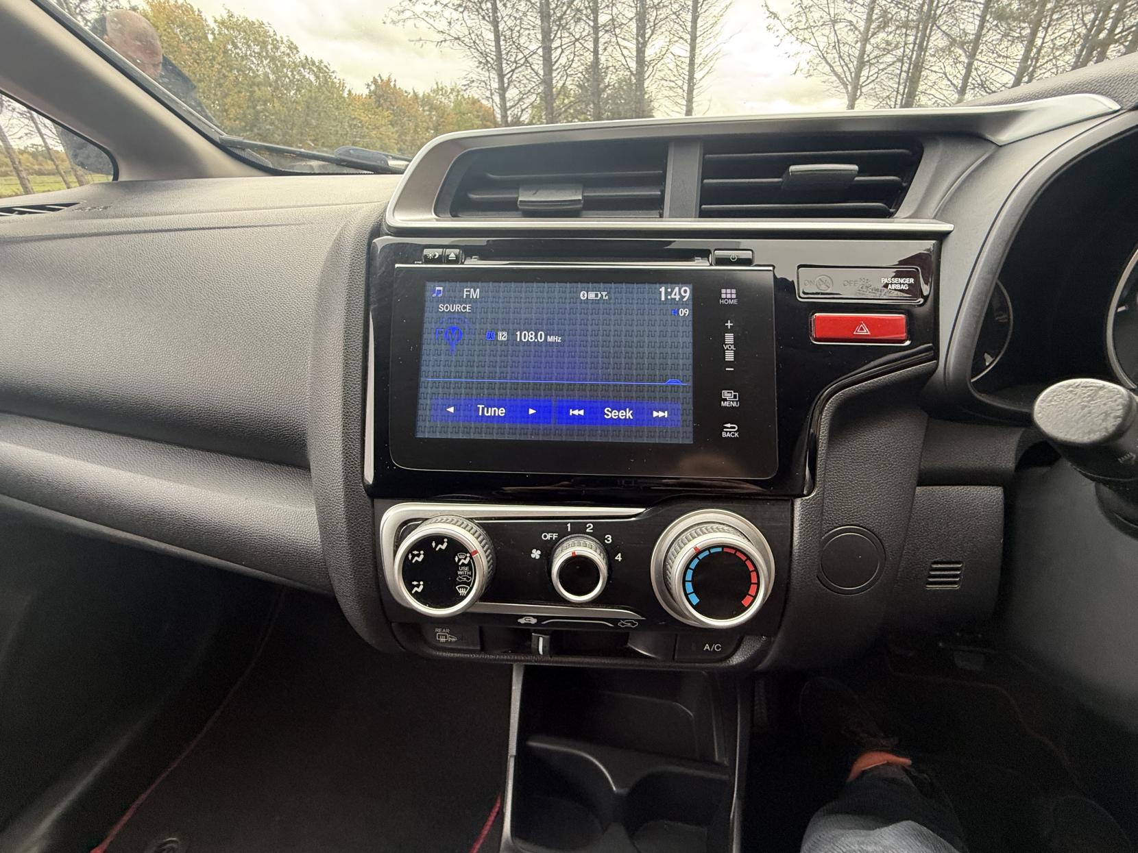 Honda Jazz 1.3 i-VTEC SE Hatchback 5dr Petrol Manual Euro 6 (s/s) (102 ps)