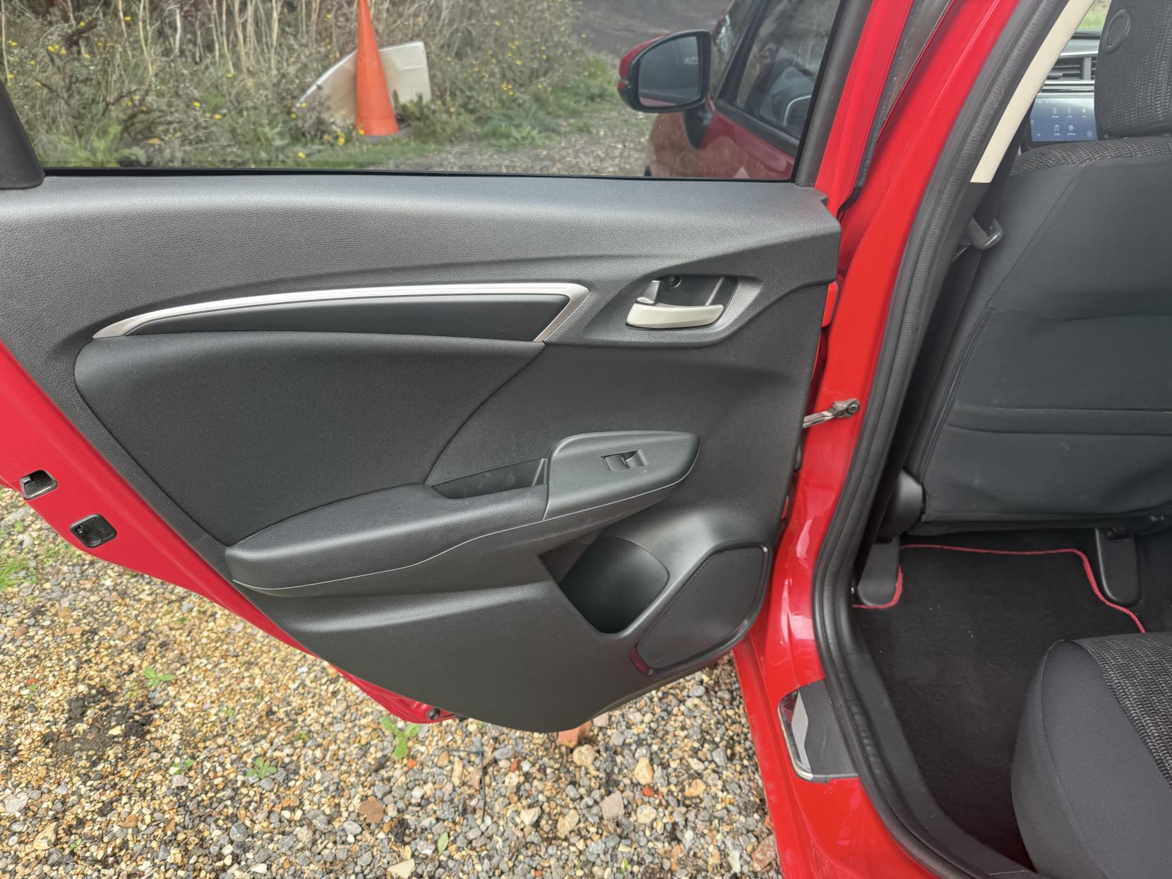 Honda Jazz 1.3 i-VTEC SE Hatchback 5dr Petrol Manual Euro 6 (s/s) (102 ps)