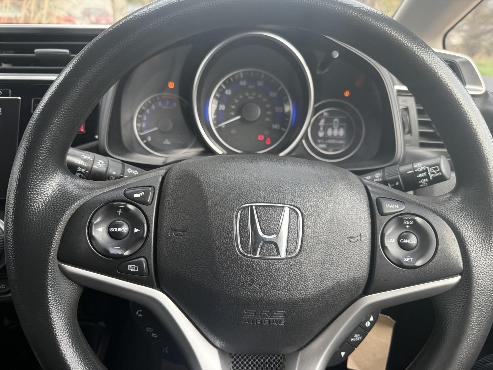 Honda Jazz 1.3 i-VTEC SE Hatchback 5dr Petrol Manual Euro 6 (s/s) (102 ps)