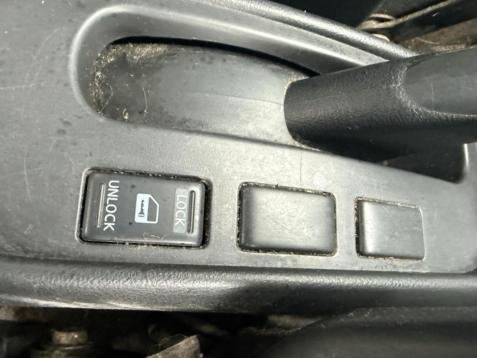 Nissan Micra 1.2 Visia Hatchback 5dr Petrol Manual Euro 5 (80 ps)