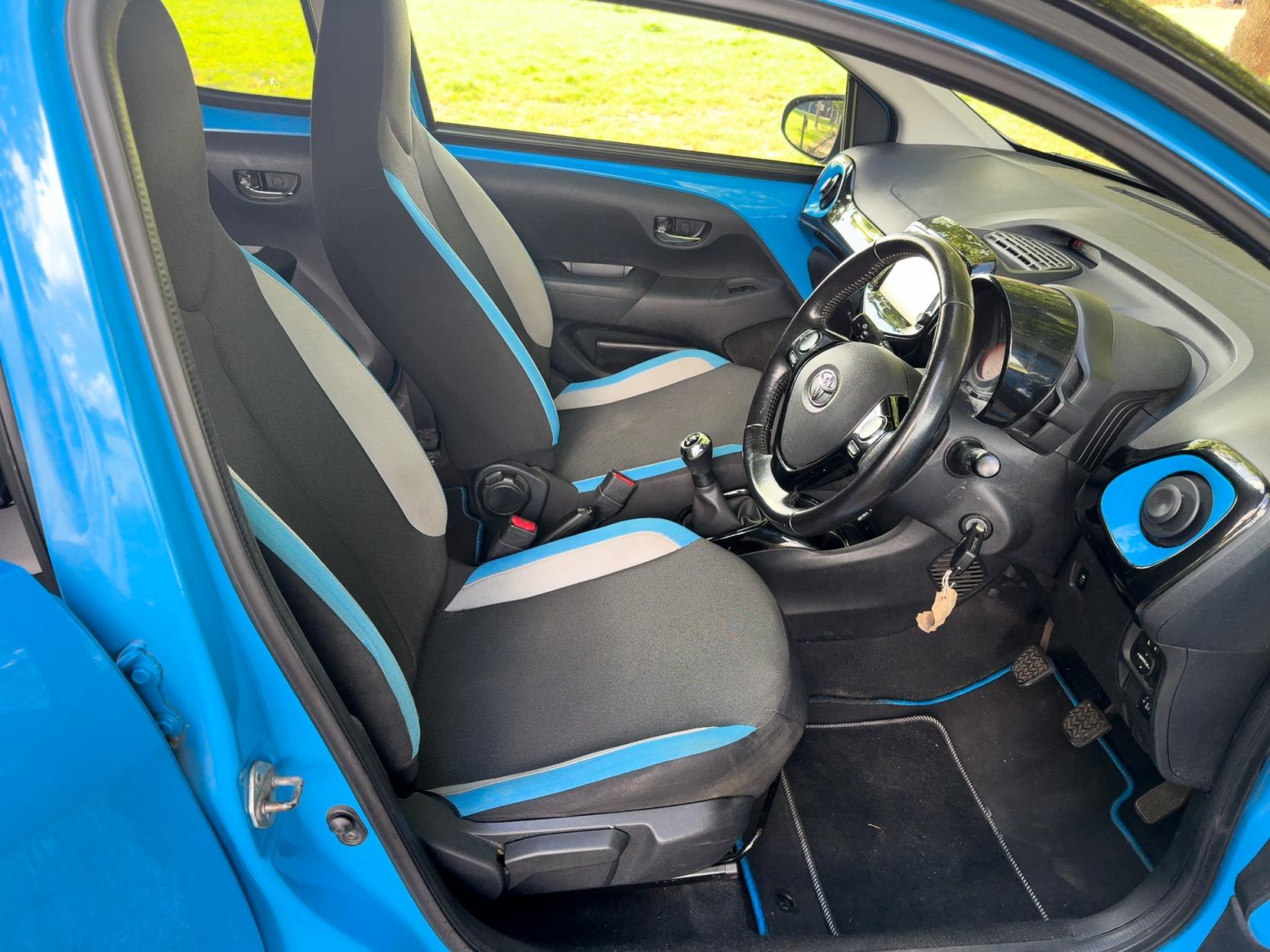 Toyota AYGO 1.0 VVT-i x-cite Hatchback 5dr Petrol Manual Euro 6 (68 ps)