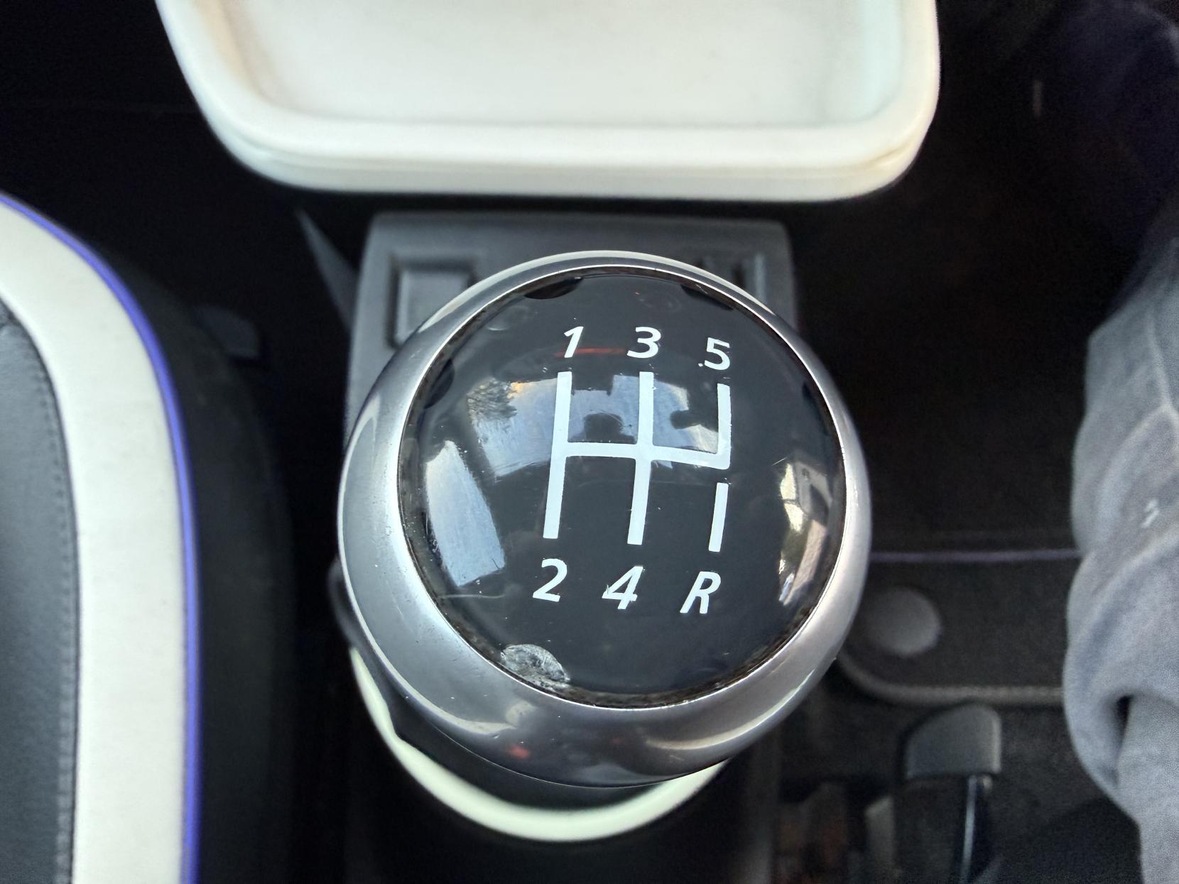 Renault Twingo 0.9 TCe ENERGY Iconic Hatchback 5dr Petrol Manual Euro 6 (s/s) (90 ps)