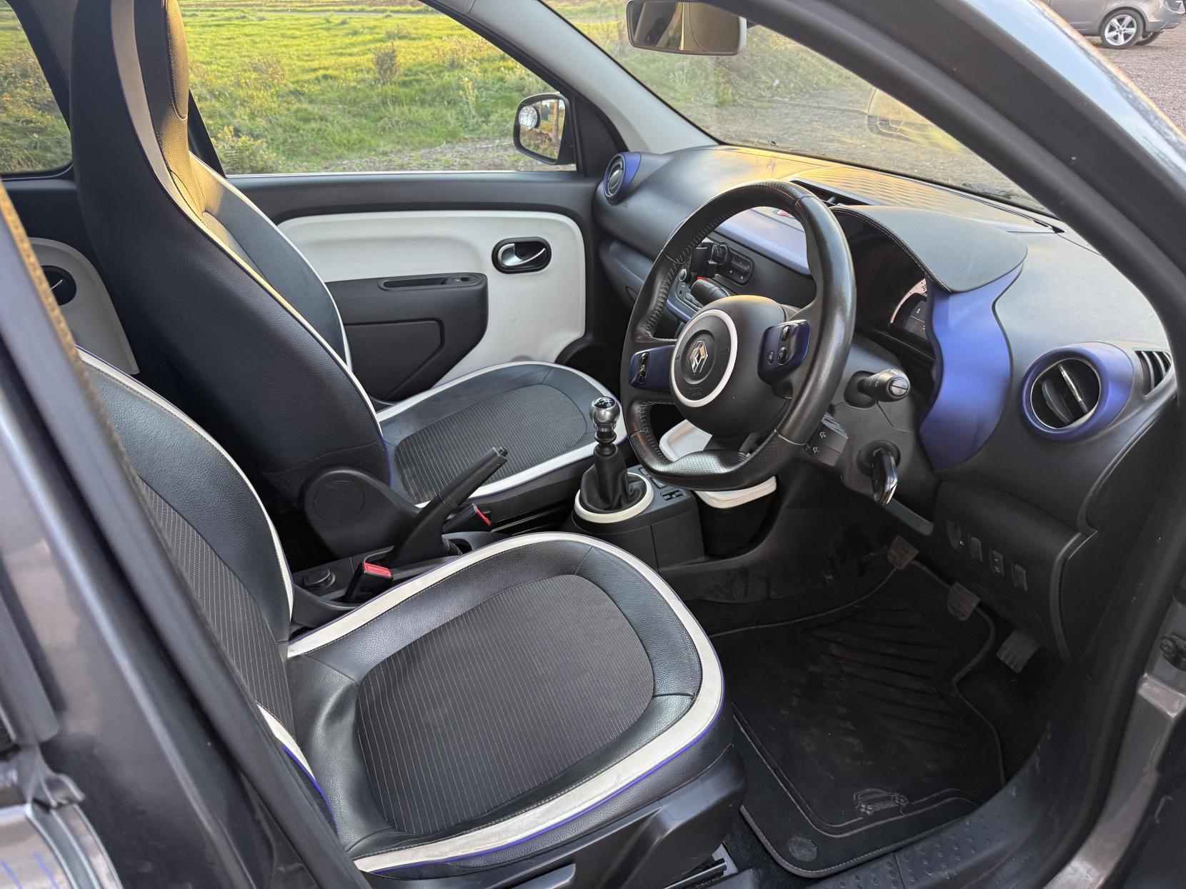 Renault Twingo 0.9 TCe ENERGY Iconic Hatchback 5dr Petrol Manual Euro 6 (s/s) (90 ps)